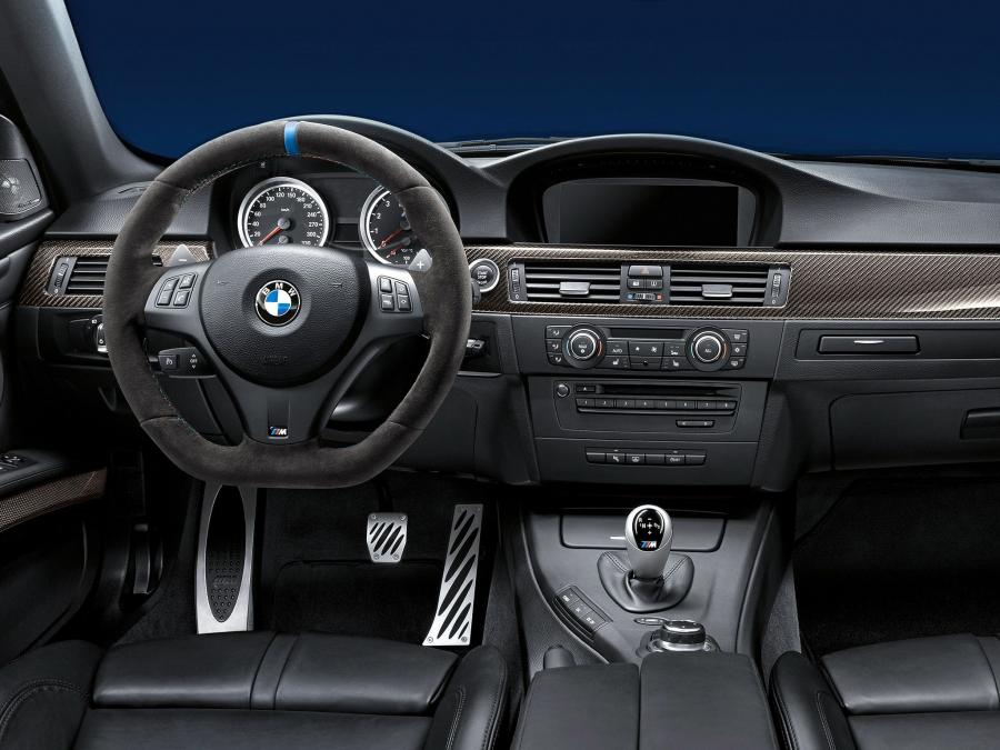 Торпедо BMW M3 Coupe Performance Accessories (E92) 2011 года  (фото 5 из 5)